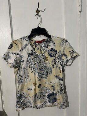 Gloria Vanderbilt Cream and Navy Floral Paisley Tee